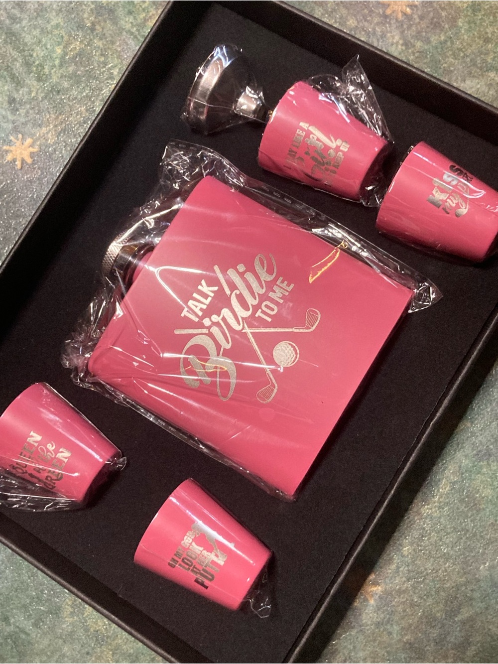 *NEW* Women’s Pink Golf Theme Flask & Shot Glass Gift Set - NEW IN BOX